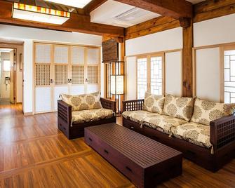 Gyeongwonjae By Walkerhill - Incheon - Living room