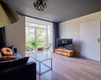Spaciousliving Design Apartment - Central - Boxspringbett - Messe - Dresde - Salon