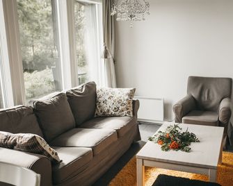 Varjola Holiday Center - Laukaa - Sala de estar