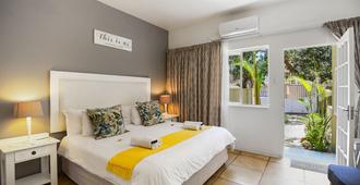 Caza Beach Guesthouse - Durban - Bedroom