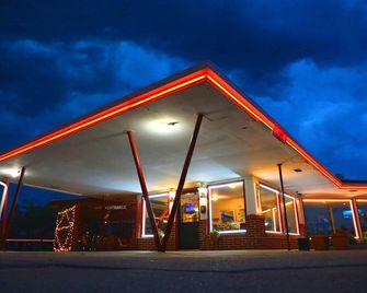 Raine Motel - Valentine - Budova