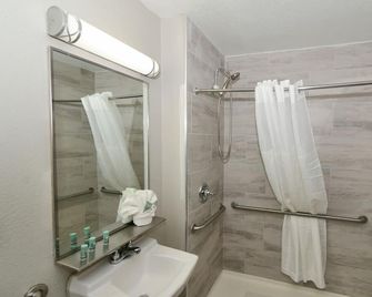 Rock Island Inn & Suites Marshalltown - Marshalltown