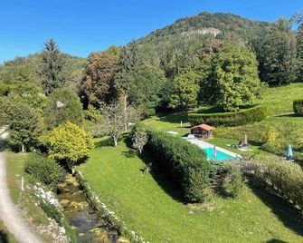 Domaine Du Moulin Vallée Heureuse - Poligny - Outdoor view