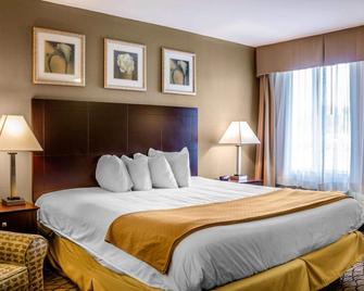Regency Inn & Suites New London Mystic - New London - Bedroom