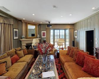Villa Fiori Vista - Bel Air Ocean Views - 7 Bedroom - Los Angeles