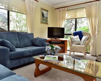 Lucindale lovely cottage garden - Robertson - Living room