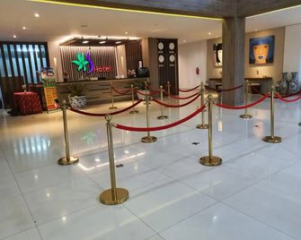 Batu Suki Resort And Hotel - Batu - Lobby