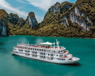 Ambassador Signature Cruise - Lan Ha Bay - Ha Long