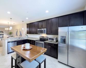 Luxury Condo at Lely Ole' Naples, Florida - Napoli - Mutfak
