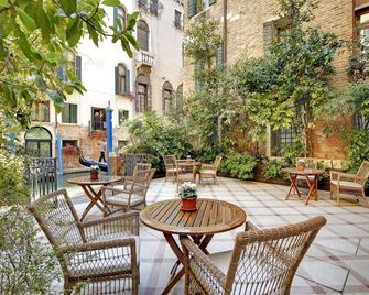 Hotel Dona Palace - Venecia - Patio