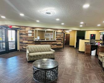 Studio 7 on Main - West Fargo - Lobby