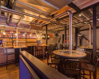 Leonardo Hotel Almere City Center - Almere - Bar