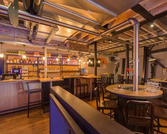 Leonardo Hotel Almere City Center - Almere - Bar