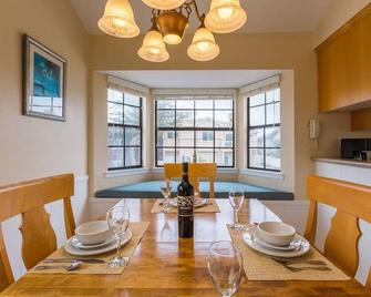 Good-Value 3 Units w/ Kitchen & Free Parking! - Oxnard - Salle à manger