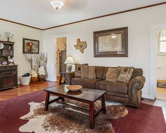 Carriage Inn - Cottage - Bandera - Sala de estar