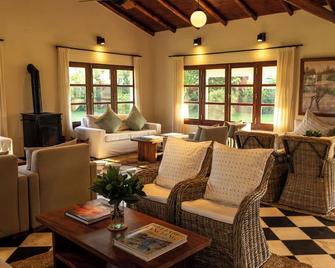 Estancia Iberá - Colonia Carlos Pellegrini - Salon