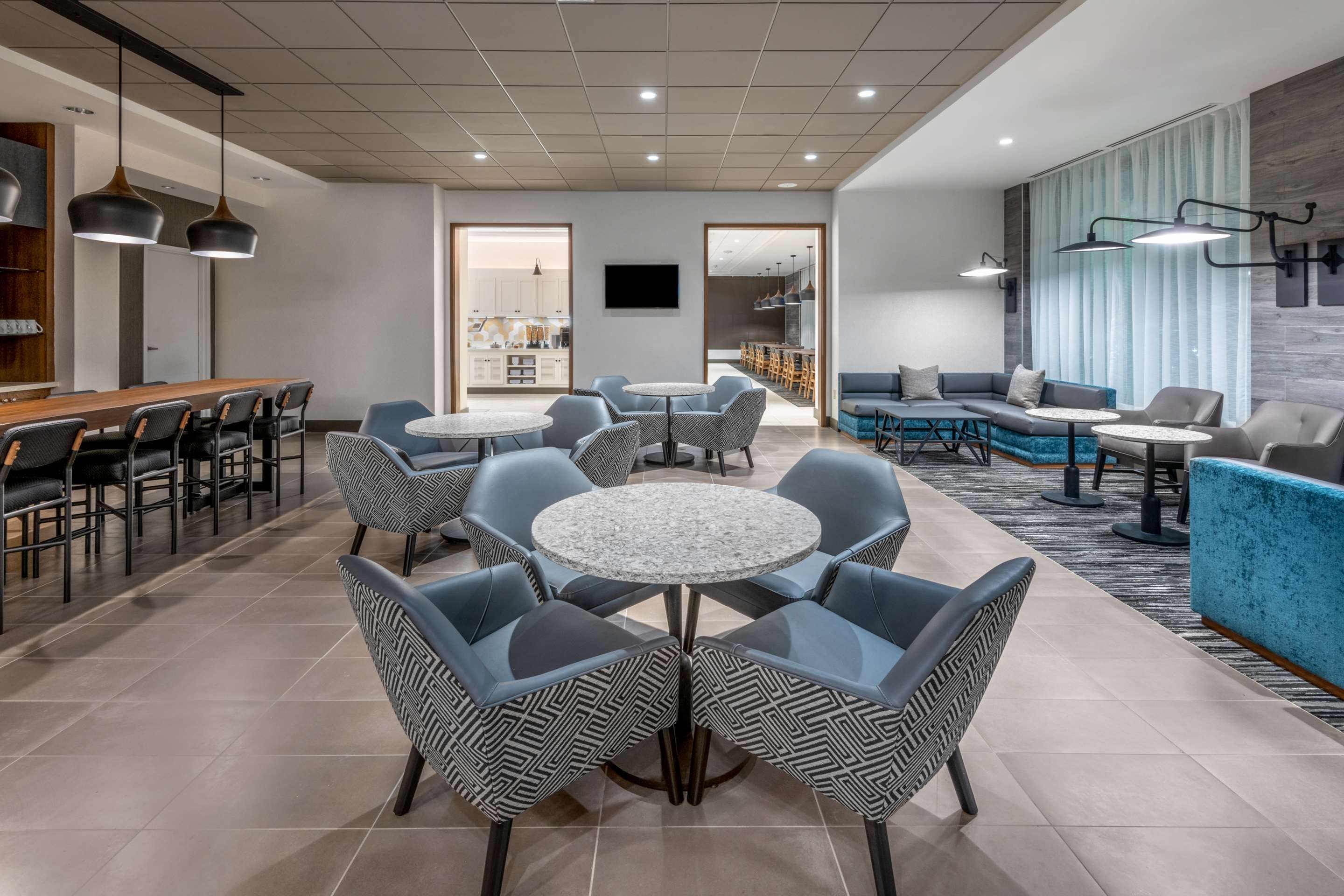 Lounge view of Hyatt Place San Jose Airport