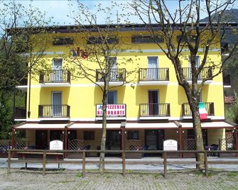 Hotel Sport - Pieve di Ledro - Gebouw