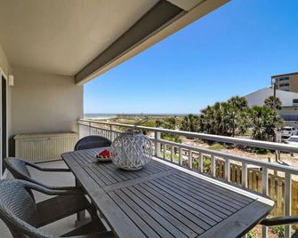 Unobstructed Oceanfront with Direct Beach Access-Ketch Courtyard 401 - Fernandina Beach - Parveke