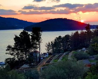 Holiday Home Bili Zal - Vela Luka - Outdoor view