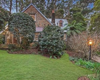 Cartref, Vintage Welsh Charm Meets Modern Comfort - Mount Dandenong
