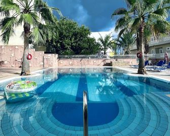 Semiramis Piskopiano by Checkin - Piskopiano - Pool