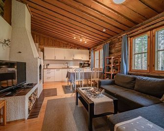 Forest Hideaway by Aavalevi - 列維 - 客廳