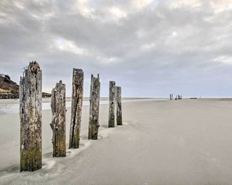 Steps to Beach! Airy Coastal Escape With - Pacific Beach - Playa