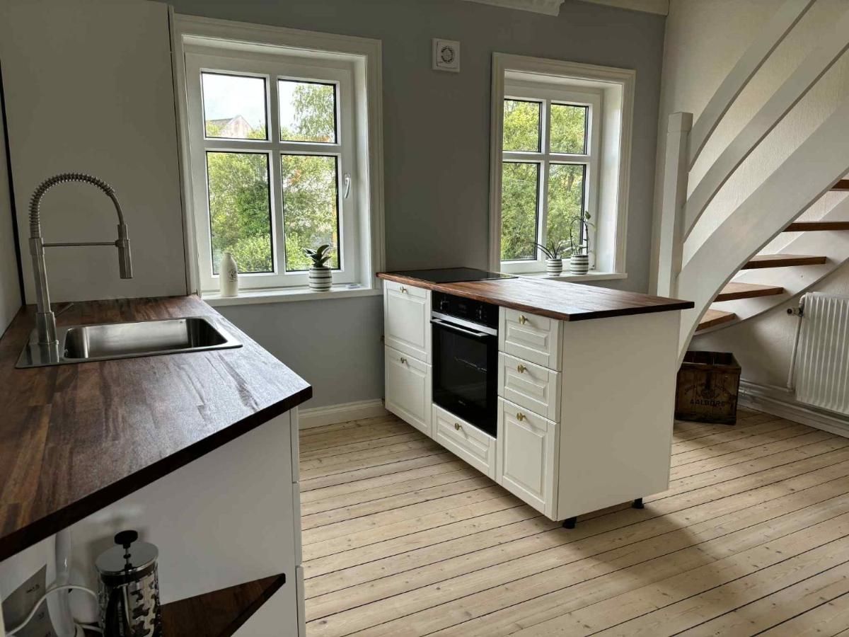 Aalborg Villa Apartments - '2' Second Floor - Close to Aalborg Center - Free Private Parking – Aalborg