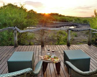 Motswiri Private Safari Lodge - Madikwe Nature Reserve - Patio