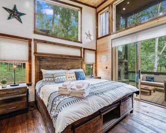 Grizzly Cabin - McCaysville - Bedroom