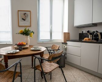 Le Terrazzo - appartement lumineux centre Eu - Eu - Salle à manger