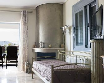 Villa d'Irene-near athens airport , 200 meters from the beach davis - Artémida - Bedroom