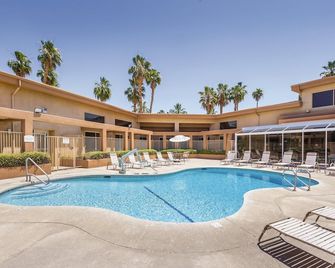 1,200-acre outdoors and fun in the sun! - Palm Springs - Piscina