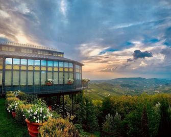 Hotel Villa Beccaris - Monforte d'Alba
