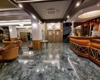 Savoy Hotel - Piraeus - Lobi