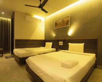 Hotel Palace View - Baharampur - Bedroom