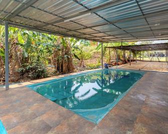 Narucha Farmstay - Kanchanaburi - Piscina