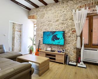 Xy Suites - Design Apartments - Šibenik - Living room