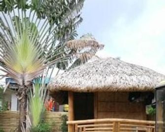 Paniman Bay lodge - Caramoan - Patio
