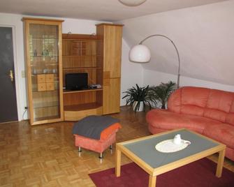 Hof Guttels Waldgasthof und Ferienpension - Rotenburg an der Fulda - Sala de estar