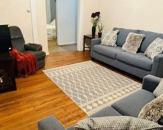 Eclipse! 5 bedroom, sleeps 10. - Fredonia - Sala de estar