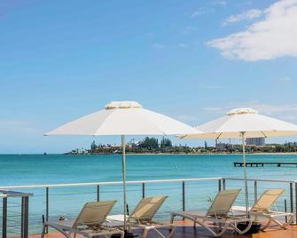 شاتو رويال بيتش ريزورت آند سبا - نوميا - شاطئ