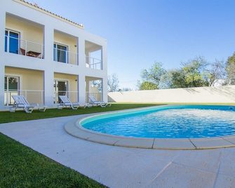 Sunhostel - Portimão - Pool