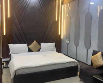 Hotel American - Sahāranpur