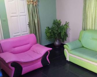 Vacation Lodge - Kasoa - Sufragerie