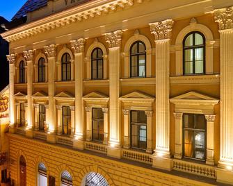 Millennium Court, Budapest - Marriott Executive Apartments - Budapest - Byggnad