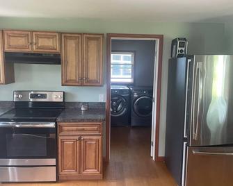 Cozy 1-bedroom house in charming Olean with WiFi - Olean - Keuken