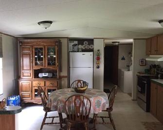 Beautiful 3bd 2 ba - Camden - Dining room