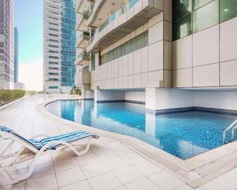 Urban Panda Hostel Marina - Dubai - Pool
